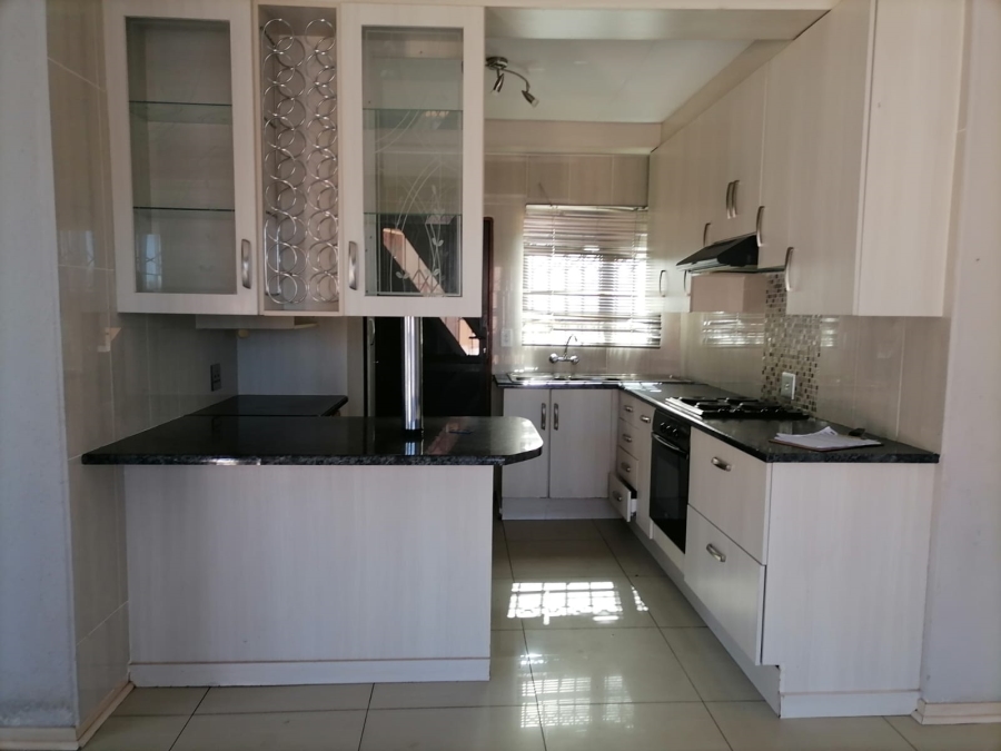 To Let 3 Bedroom Property for Rent in Tlhabane West North West